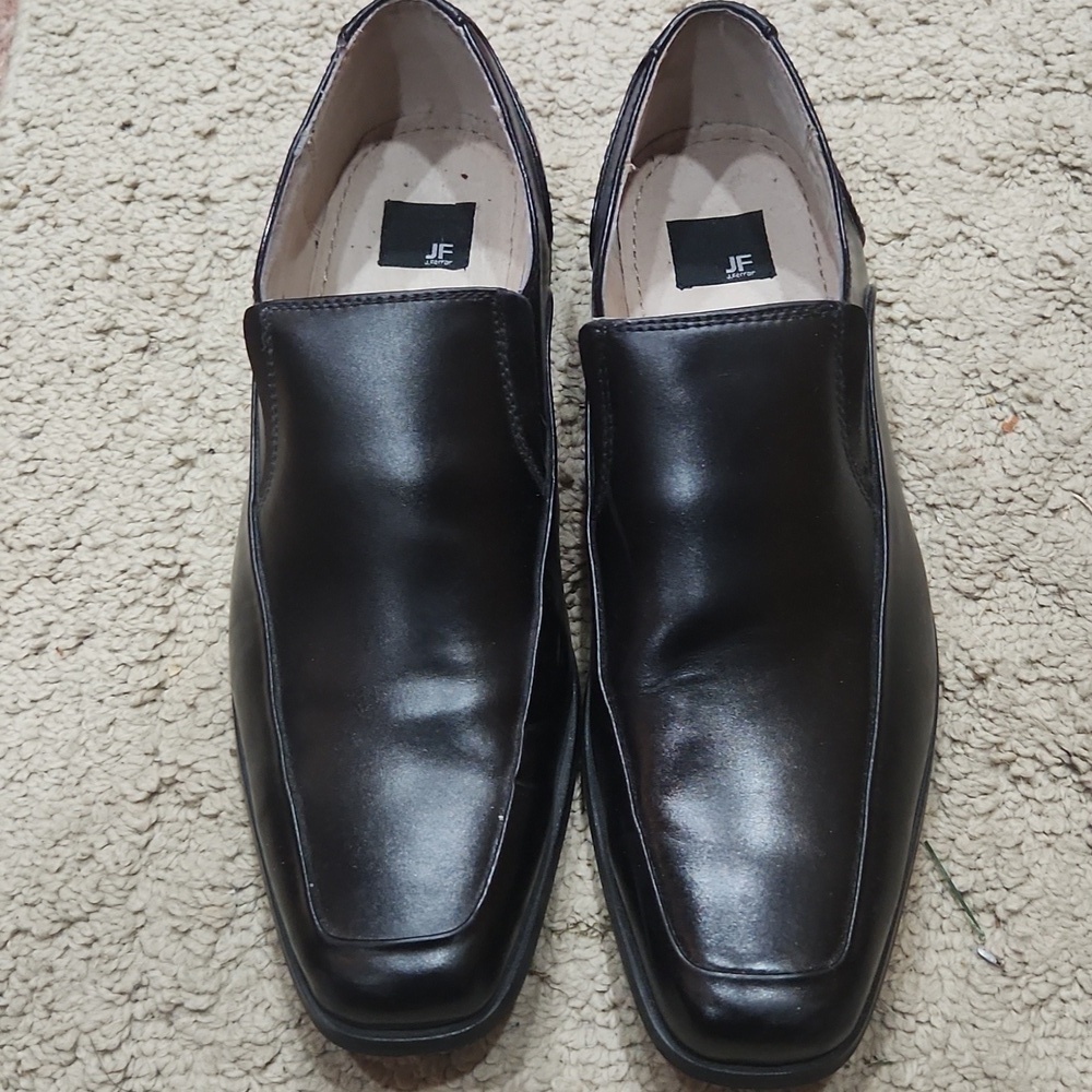 J. Ferrar Chase black men's size 9.5 dress shoes EUC